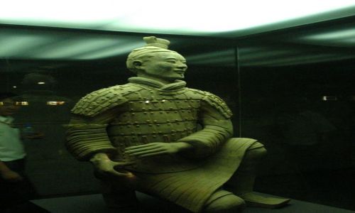 Zdjęcie CHINY / - / Okolice Xian / Terakotowa armia - ekspozycja