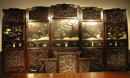 Zdjecie CHINY / Szanghaj / Muzeum Szanghajskie / chiskie meble