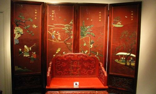 Zdjcie CHINY / Szanghaj / Muzeum Szanghajskie / chiskie meble