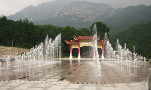 Zdjecie CHINY / prowincja Anhui / Tangkou / brama do Huang Shan
