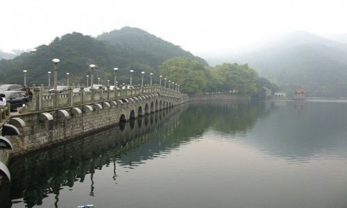 Zdjcie CHINY / prowincja Jianxi / Lu Shan / jezioro Lulin