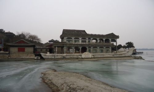 Zdjecie CHINY / Pekin / Pekin - Jezioro Kunming (Paac Letni) / Uziemiona d