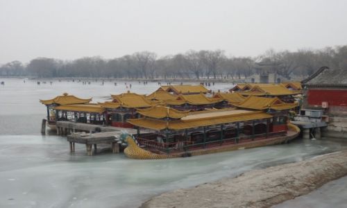 Zdjecie CHINY / Pekin / Pekin - Jezioro Kunming (Paac Letni) / W oczekiwaniu na wiosn