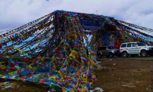 Zdjęcie CHINY / Tybet / W drodze do bazy wspinaczkowej / Brama spełnionych marzeń