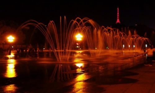 Zdjcie CHINY / Tybet / Przed palacem Potala / Intruz fantannowy