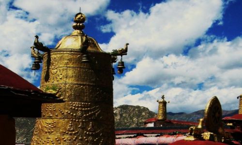 Zdjecie CHINY / Tybet / Lhasa / witynne dachy