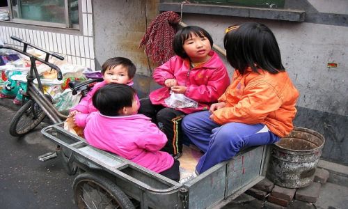 Zdjecie CHINY /  Pekin / Hutong / Wane rozmowy