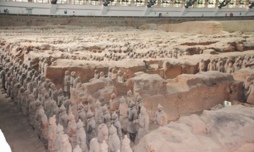 Zdjcie CHINY / Shaanxi / okolice Xian / Hala z onierzami 'Cesarza Smoka'