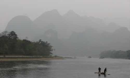 Zdjecie CHINY / Guilin / rzeka Li / mga na rzece Li