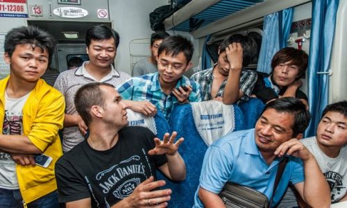 Zdjecie CHINY / pociąg z Luoyang do Pekinu / pociąg z Luoyang do Pekinu / nowe znajomości