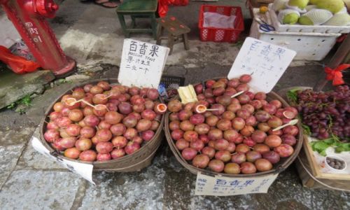 Zdjecie CHINY / Guilin / Yangshuo / Marakuje, sezonowy przysmak