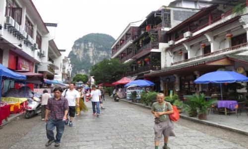 CHINY / Guilin / Yangshuo / Boczne uliczki w Yanghsuo