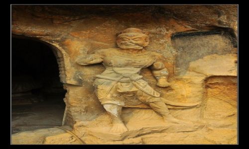 Zdjcie CHINY / Prowincja Henan / Groty Longmen k. Luoyang / Na stray stoj...nikogo si nie boj