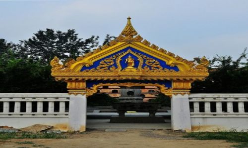Zdjecie CHINY / Luoyang / Luoyang / W budowie...