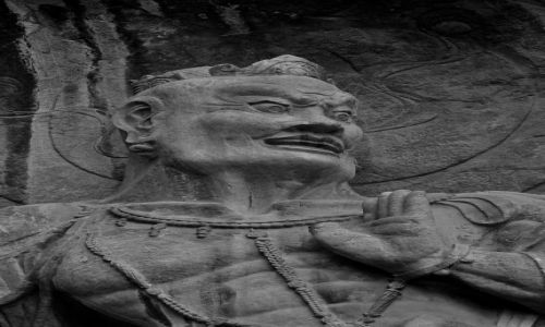 Zdjecie CHINY / prowincja Henan / Luoyang/groty Longmen / Wkurzony...