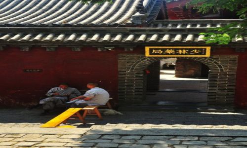 Zdjcie CHINY / prowincja Henan / klasztor Shaolin / Zabiem piciu frajerw...