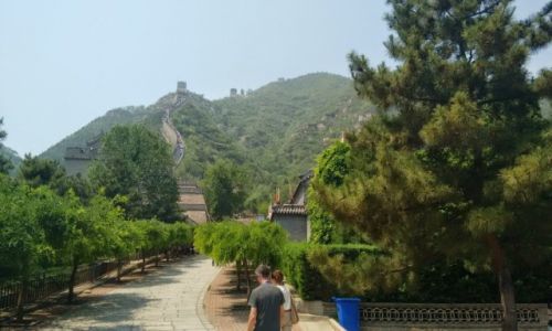 CHINY / Pekin / Pekin / Poczatek drogi na mur