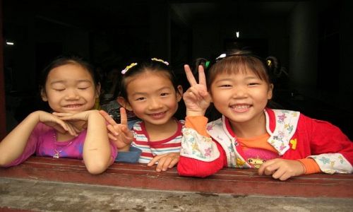 Zdjecie CHINY / Syczuan / Chengdu / dziewczynki z Syczuanu
