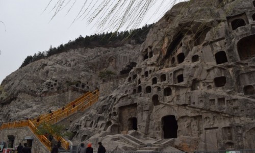 Zdjecie CHINY / Luoyang / Longmen / Groty Longmen
