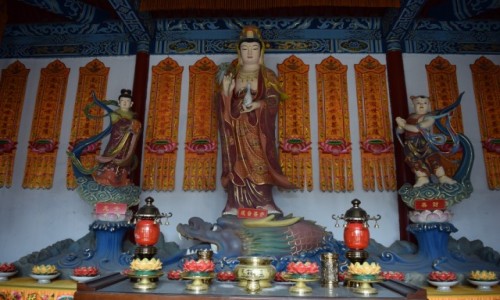 Zdjcie CHINY / Luoyang / Longmen / witynia  Longmen