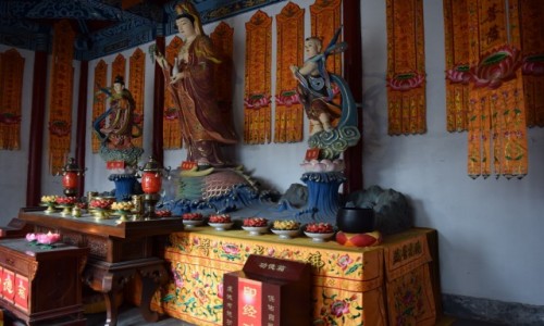 Zdjcie CHINY / Luoyang / Longmen / witynia  Longmen