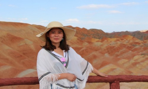 Zdjecie CHINY / - / Zhangye /  Pikna w piknych grach