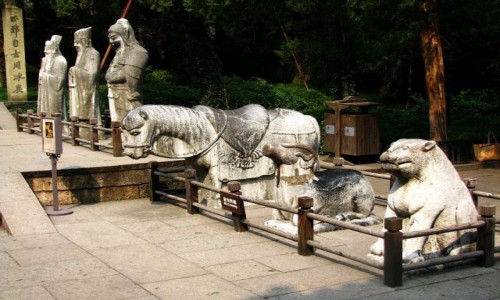 Zdjecie CHINY / prowincja Zhejiang / Hangzhou / Grobowiec generaa Yue Fei
