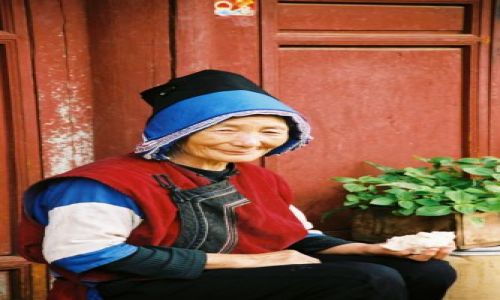 Zdjcie CHINY / brak / Lijang / Naxi babcia