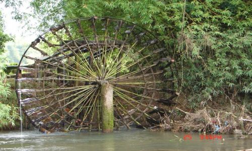 Zdjęcie CHINY / Guangzo / Guilin / Nawadniamy nieuzytki.