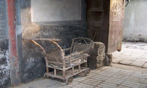 Zdjęcie CHINY / brak / PEKIN, HUTONG OBOK ZAKAZANEGO MIASTA / KOŁYSKA