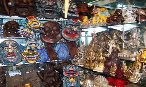 Zdjęcie CHINY / brak / PEKIN, CENTRUM / SILK MARKET, MASKI, FIGURKI