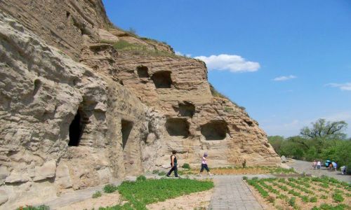 Zdjęcie CHINY / CHINY PÓŁNOCNE, PROWINCJA SHANXI / GROTY YUNGANG / SCHODY, ALE NIE RUCHOME