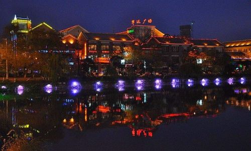 Zdjecie CHINY / PROWINCJA JIANGSU / NANTONG / CODZIENNOŚĆ WIECZORU