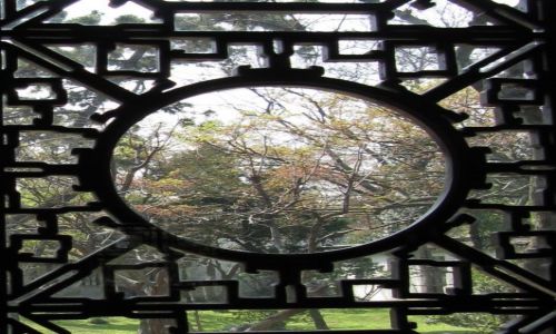Zdjęcie CHINY / Suzhou / ogrod / okienny obraz