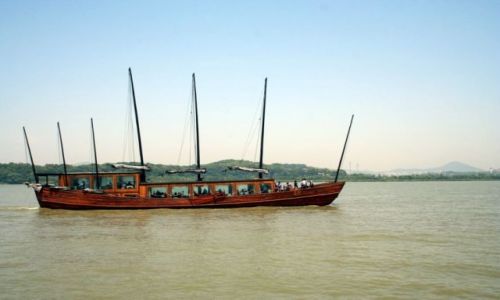 Zdjęcie CHINY / - / WUXI / Jezioro TAJ