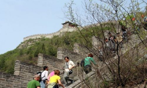 Zdjcie CHINY / - / BADALING / Deptanie WIELKIEGO MURU.