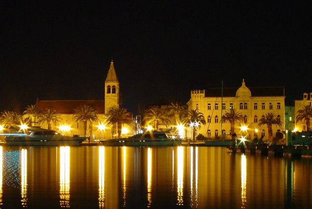 Zdjęcia: Okolice ratusza, Trogir, Konkurs - Ratusz w iluminacji, CHORWACJA Zdjęcia: Okolice ratusza, Trogir, Konkurs - Ratusz w iluminacji, CHORWACJA