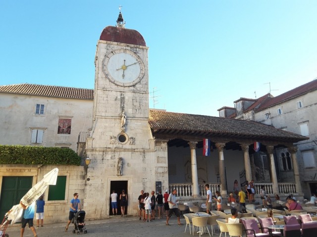 Zdj cia: Trogir, Dalmacja, Trogir - wiea zegarowa i loggia miejska, CHORWACJA