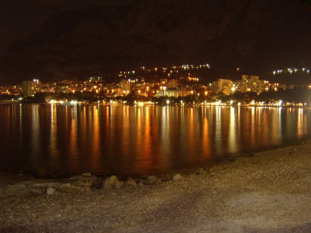 Zdjęcia: Makarska, Dalmacja, Miasto nocą, CHORWACJA Zdjęcia: Makarska, Dalmacja, Miasto nocą, CHORWACJA