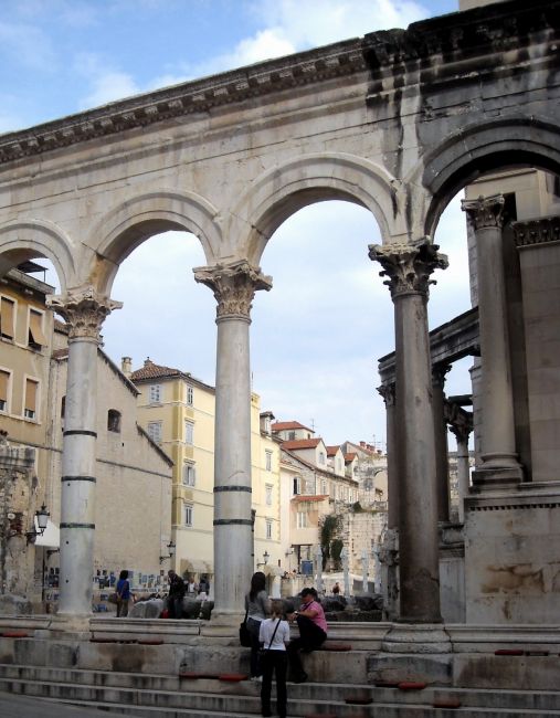 Zdjęcia: Split, Dalmacja, kolumnada , CHORWACJA Zdjęcia: Split, Dalmacja, kolumnada , CHORWACJA