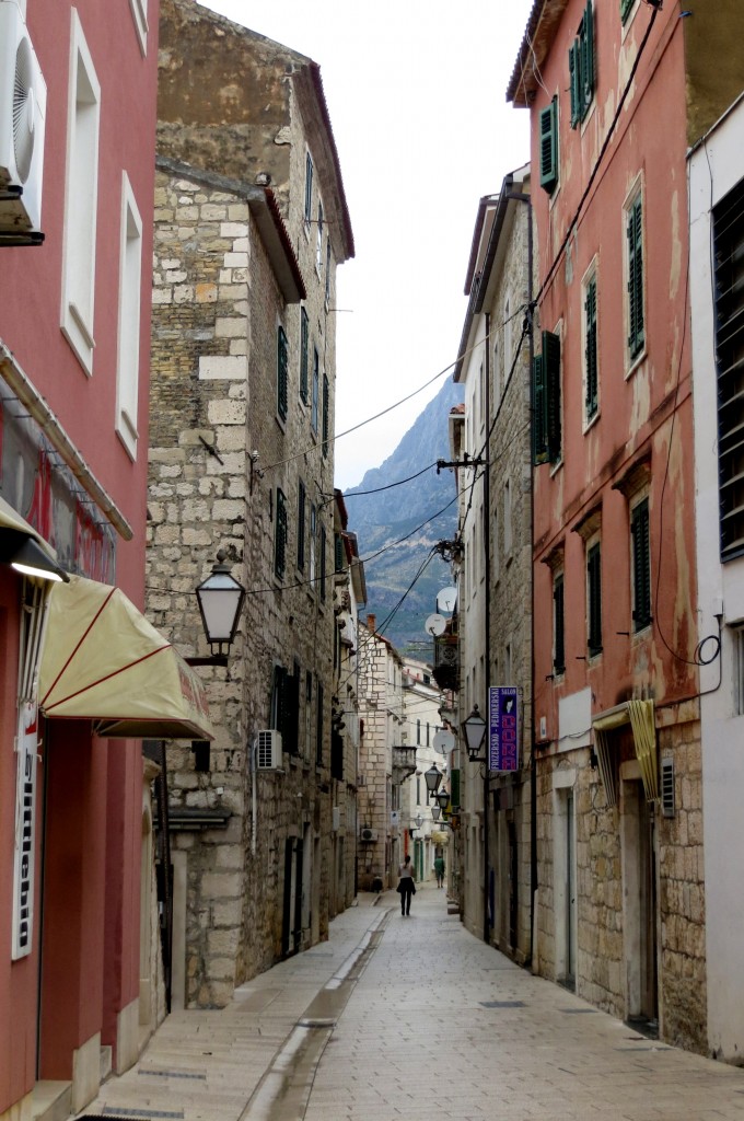 Zdjęcia: Makarska, Dalmacja, mokra uliczka..., CHORWACJA Zdjęcia: Makarska, Dalmacja, mokra uliczka..., CHORWACJA