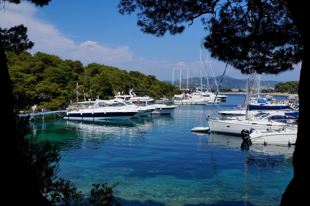 Zdjęcia: Milna, Wyspa Hvar, Widok na port, CHORWACJA Zdjęcia: Milna, Wyspa Hvar, Widok na port, CHORWACJA