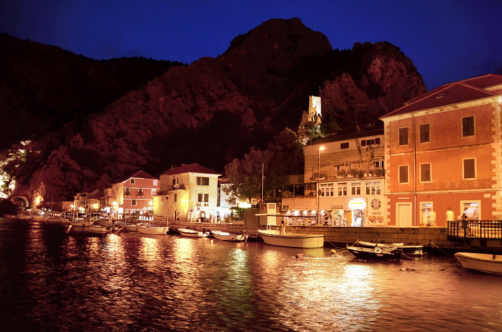 Zdjęcia: Omi¶, Dalmacja, Nocny Omi¶, CHORWACJA Zdjęcia: Omi¶, Dalmacja, Nocny Omi¶, CHORWACJA