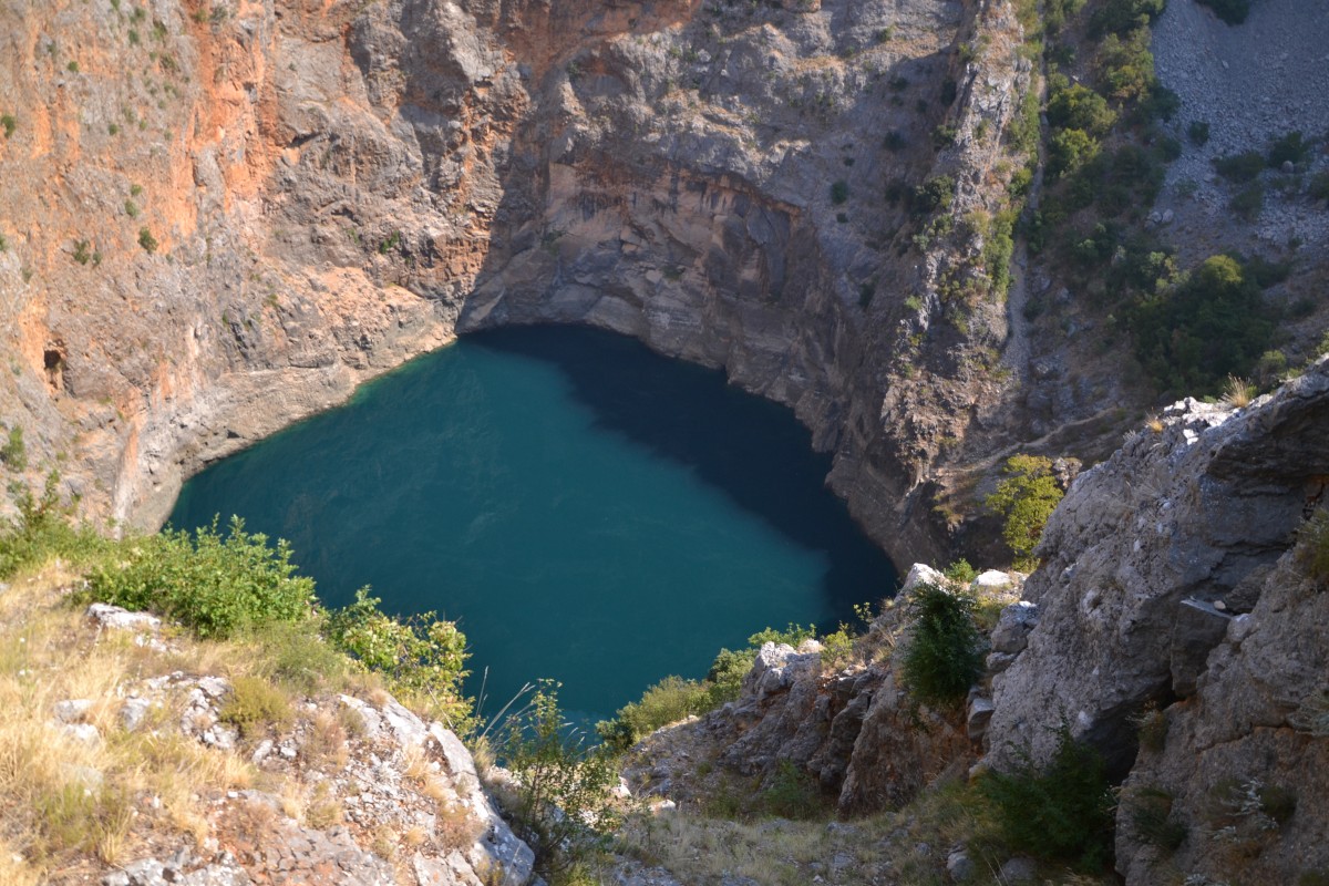Zdjęcia: Imotski, Żupania splitsko - dalmatyńska, Crveno jezero, CHORWACJA Zdjęcia: Imotski, Żupania splitsko - dalmatyńska, Crveno jezero, CHORWACJA