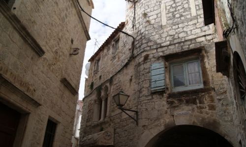 Zdjecie CHORWACJA / DALMACJA / TROGIR / zauki Trogiru