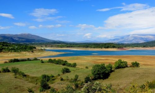 Zdjecie CHORWACJA / Dalmacja / przy drodze Knin - Sinj / Jezioro Perucko