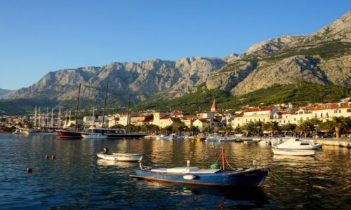 Zdjcie CHORWACJA / Riwiera Makarska / port w Makarskiej / bardzo pnym popoudniem...