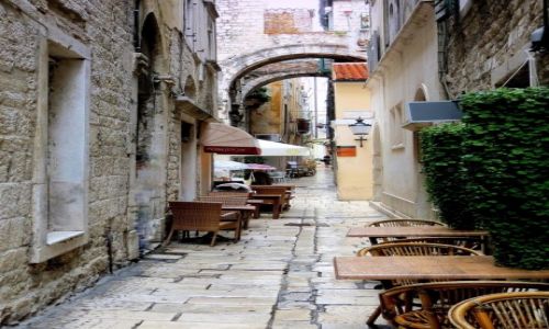 Zdjecie CHORWACJA / Dalmacja / Split / w kroplach deszczu...