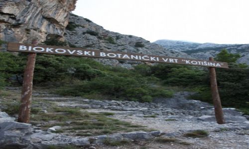 Zdjcie CHORWACJA / Masyw Biokovo / Park Przyrodniczy Biokovo / Ogrd Botaniczny Kotiina, brama