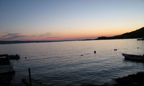 Zdjcie CHORWACJA / Omis / deptak  spacerowy / zachod  slonca
